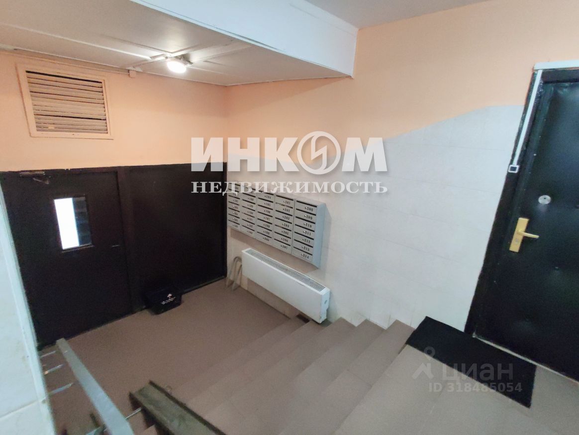 Продажа 3-комн квартиры на вторичном рынке Малахитовая улица, 13К1