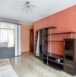 Продажа 2-комн квартиры на вторичном рынке Новоостанкинская 2-я ул,  д. 15