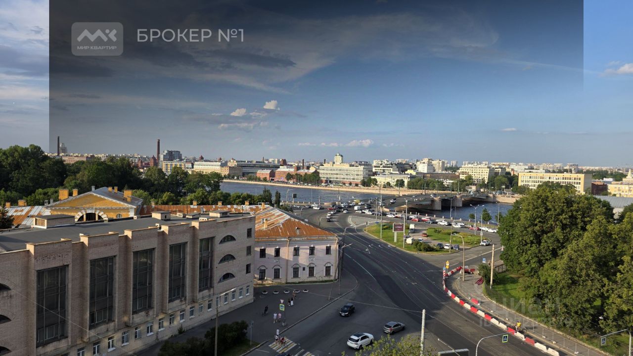 Продажа 4-комн квартиры на вторичном рынке улица Рентгена, 25