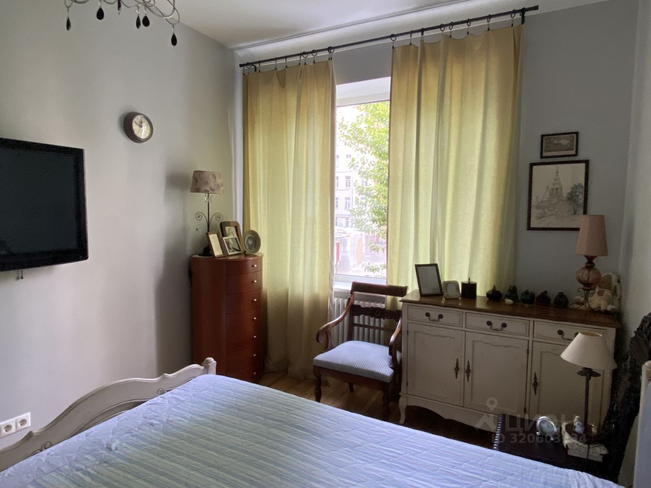 Продажа 2-комн квартиры на вторичном рынке Малый Патриарший переулок, 5С2