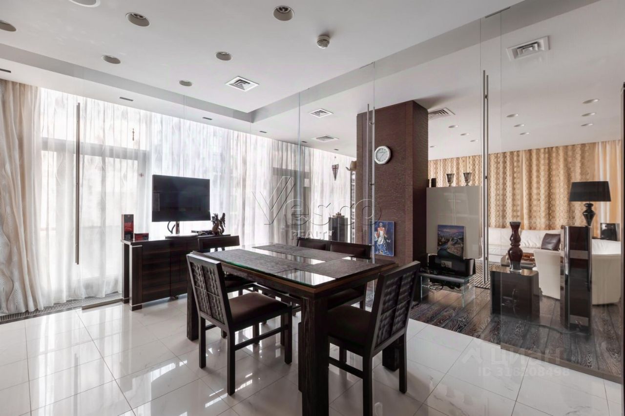 Продажа 3-комн квартиры на вторичном рынке улица Климашкина, 17С2