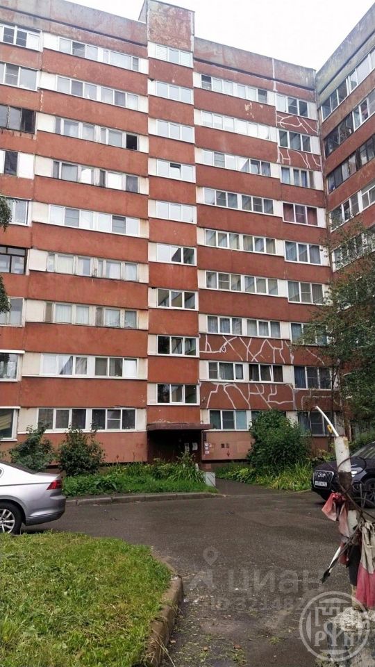 Продажа 1-комн квартиры на вторичном рынке Красное Село, улица Спирина, 2к1