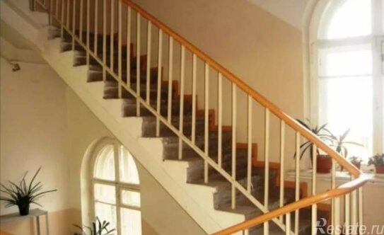 Продажа 4-комн квартиры на вторичном рынке Красноказарменная улица