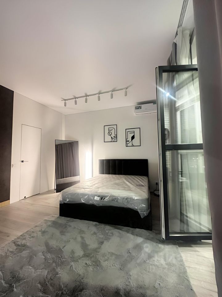 Аренда 1-комн квартиры на вторичном рынке Мосфильмовская улица, 98к1