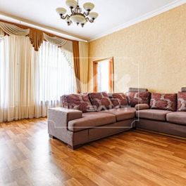 Продажа 2-комн квартиры на вторичном рынке Вознесенский пр-кт,  д. 31