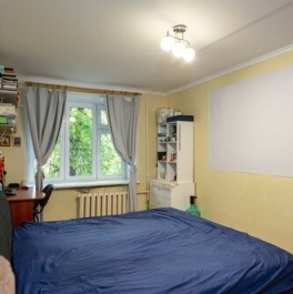 Продажа 2-комн квартиры на вторичном рынке ул Флотская,  д. 18