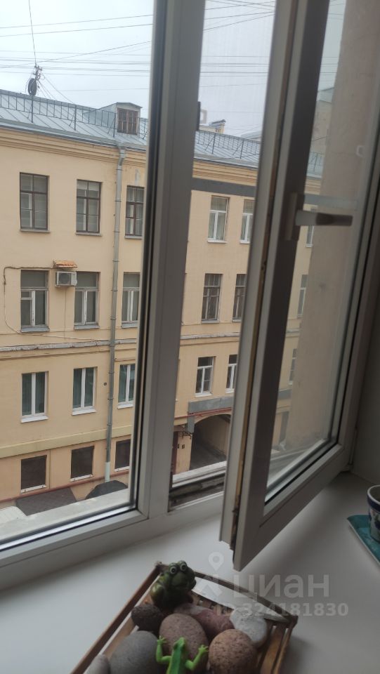 Продажа 2-комн квартиры на вторичном рынке Большая Конюшенная улица, 13