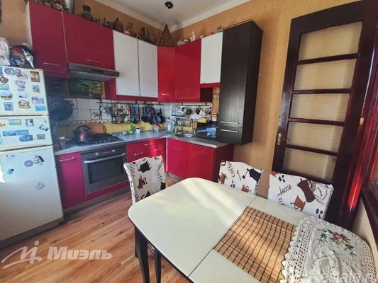 Продажа 3-комн квартиры на вторичном рынке Никоновский пер,  д. 19/22