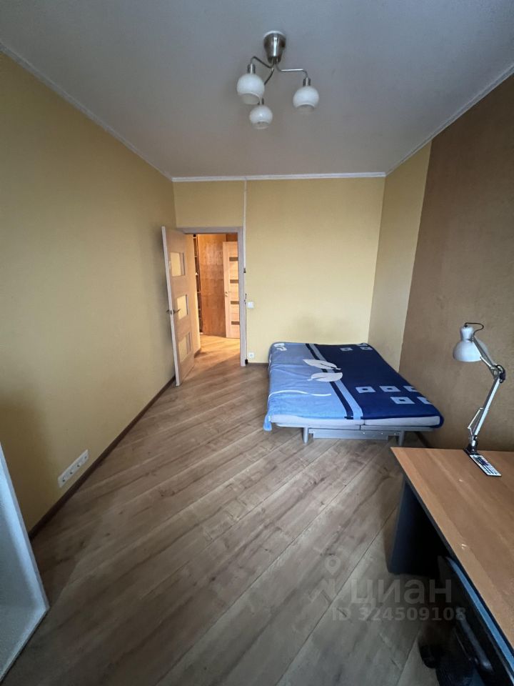 Аренда 2-комн квартиры на вторичном рынке Мурино, площадь Привокзальная, 3к4