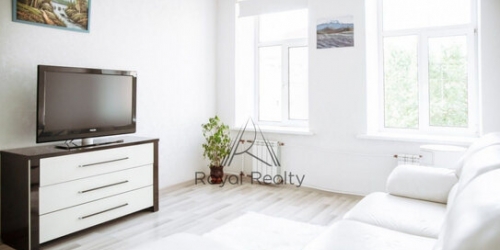 3-комн квартира ул Кирилловская,  д. 20