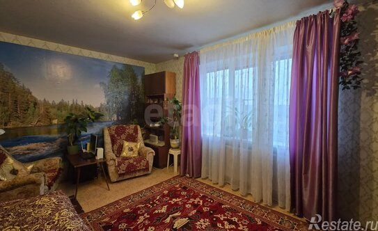 Продажа 1-комн квартиры на вторичном рынке Киришский район, улица Строителей,  д. 46