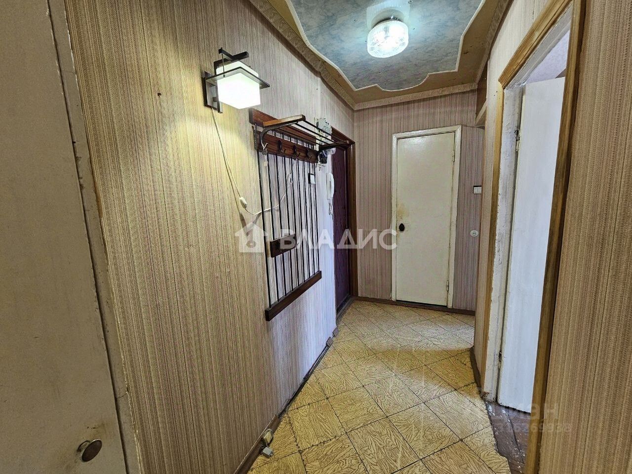 Продажа 3-комн квартиры на вторичном рынке Новлянский мкр, улица Новлянская,  д. 12Г