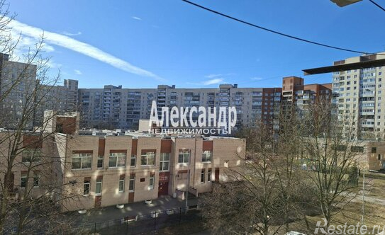 Продажа 2-комн квартиры на вторичном рынке Шлиссельбургский пр-кт,  д. 31