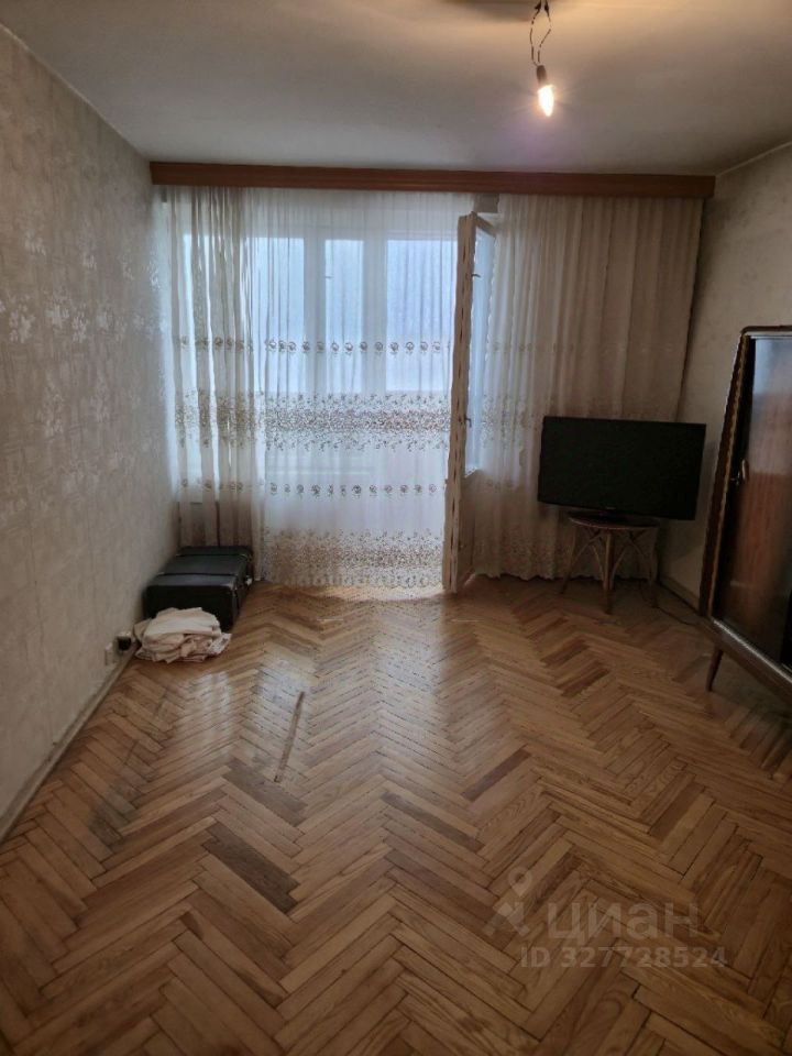 Продажа 2-комн квартиры на вторичном рынке Севастопольский проспект, 58