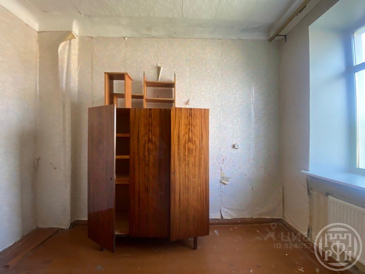 Продажа 3-комн квартиры на вторичном рынке Ломоносов, Дворцовый проспект, 51