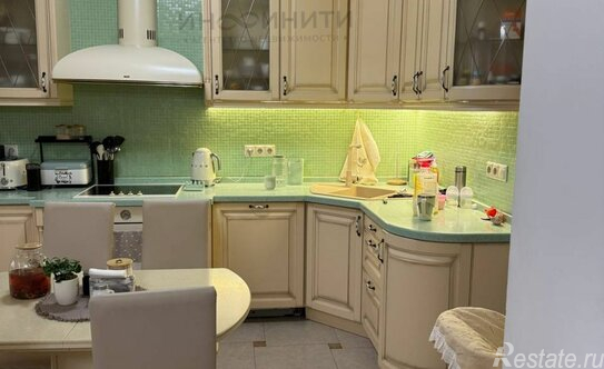 Продажа 2-комн квартиры на вторичном рынке ул Радужная,  д. 3,  к. 2