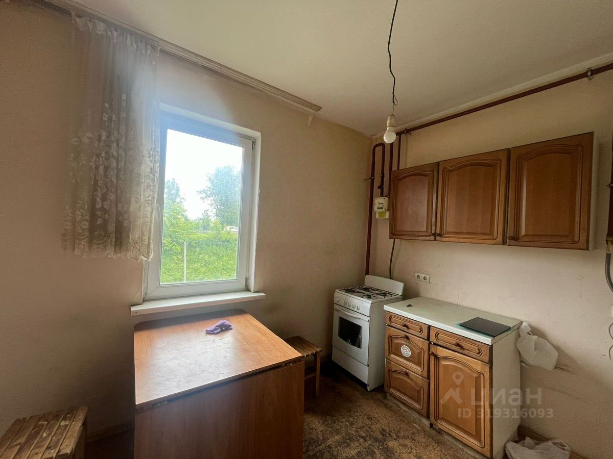 Продажа 2-комн квартиры на вторичном рынке Дмитров, Луговая улица, 5