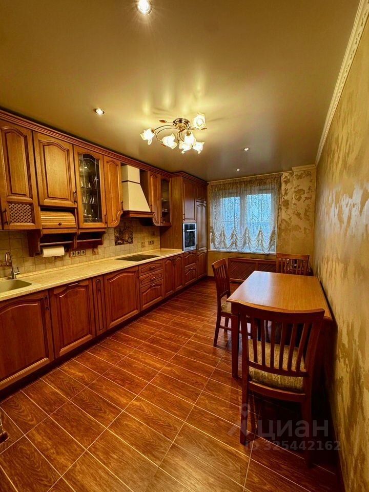 Продажа 2-комн квартиры на вторичном рынке Реутов, Советская улица, 37