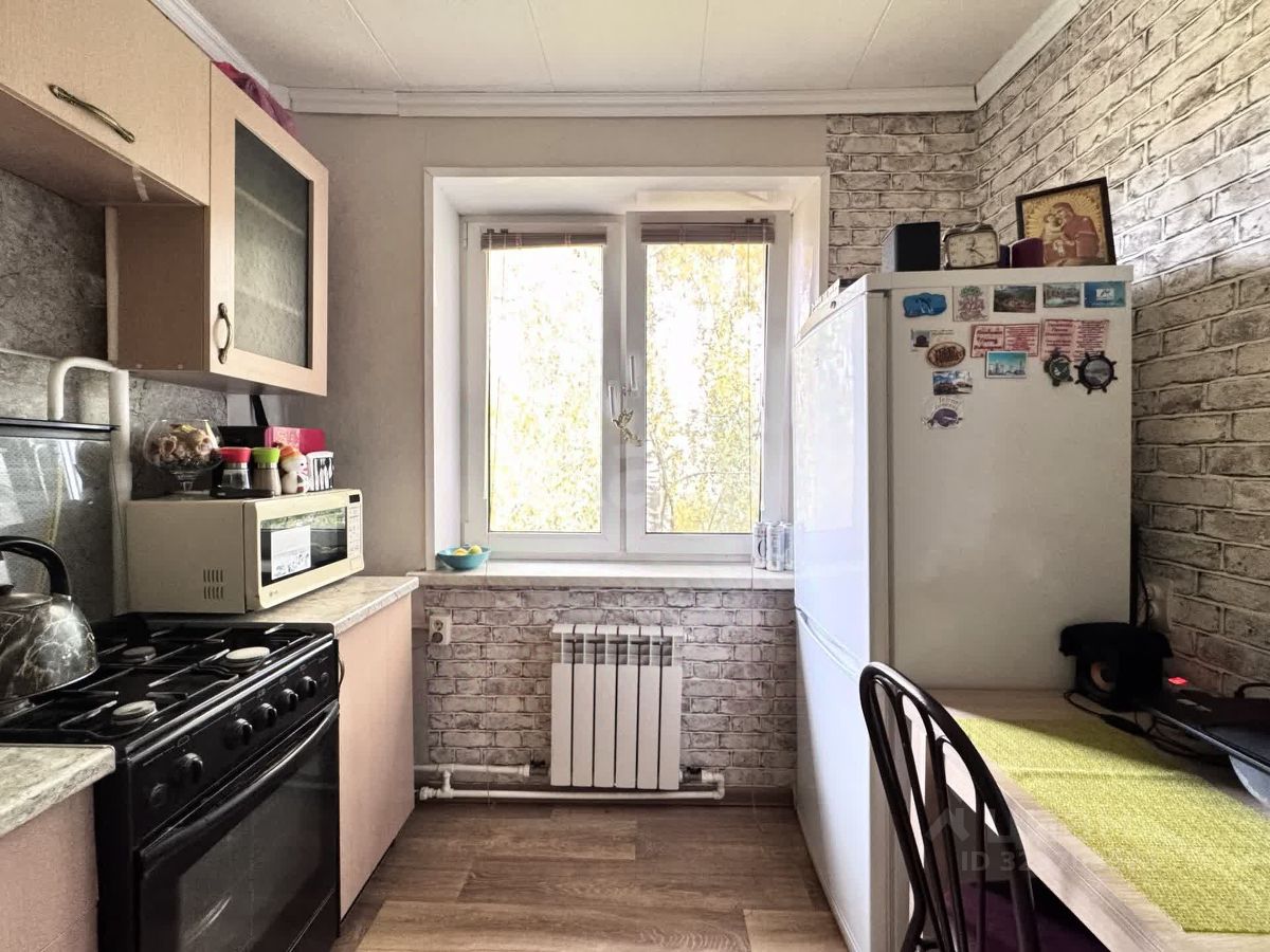 Продажа 2-комн квартиры на вторичном рынке Луховицы, улица Жуковского, 27