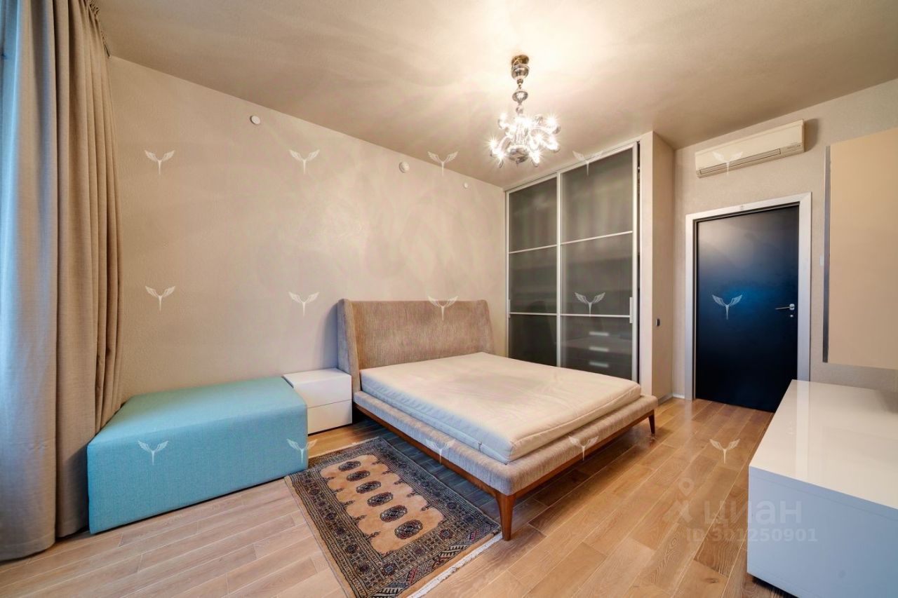 Продажа 4-комн квартиры на вторичном рынке Чапаевский переулок, 3