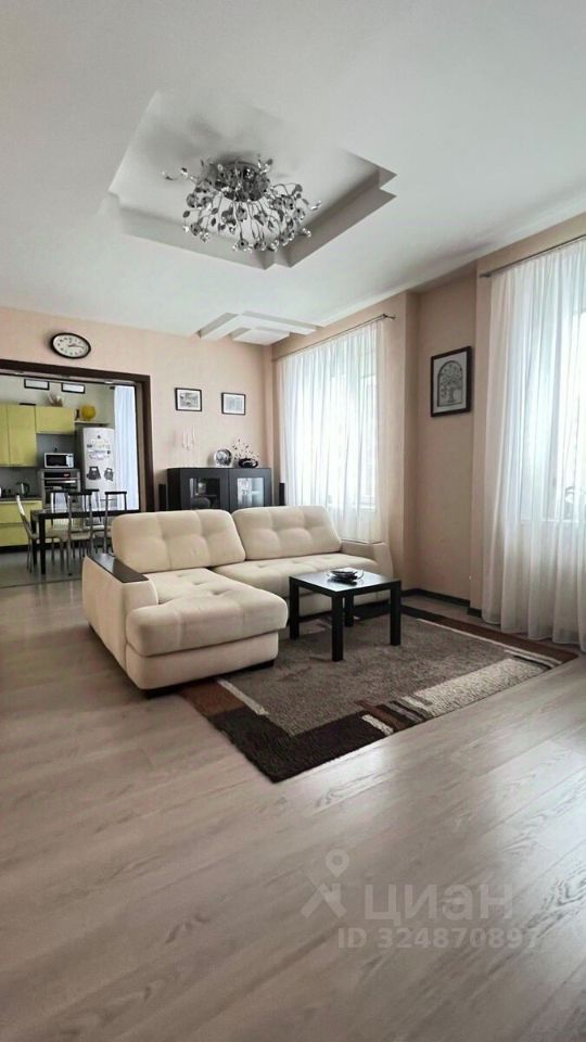 Продажа 3-комн квартиры на вторичном рынке Гатчина, улица Рощинская, 1А