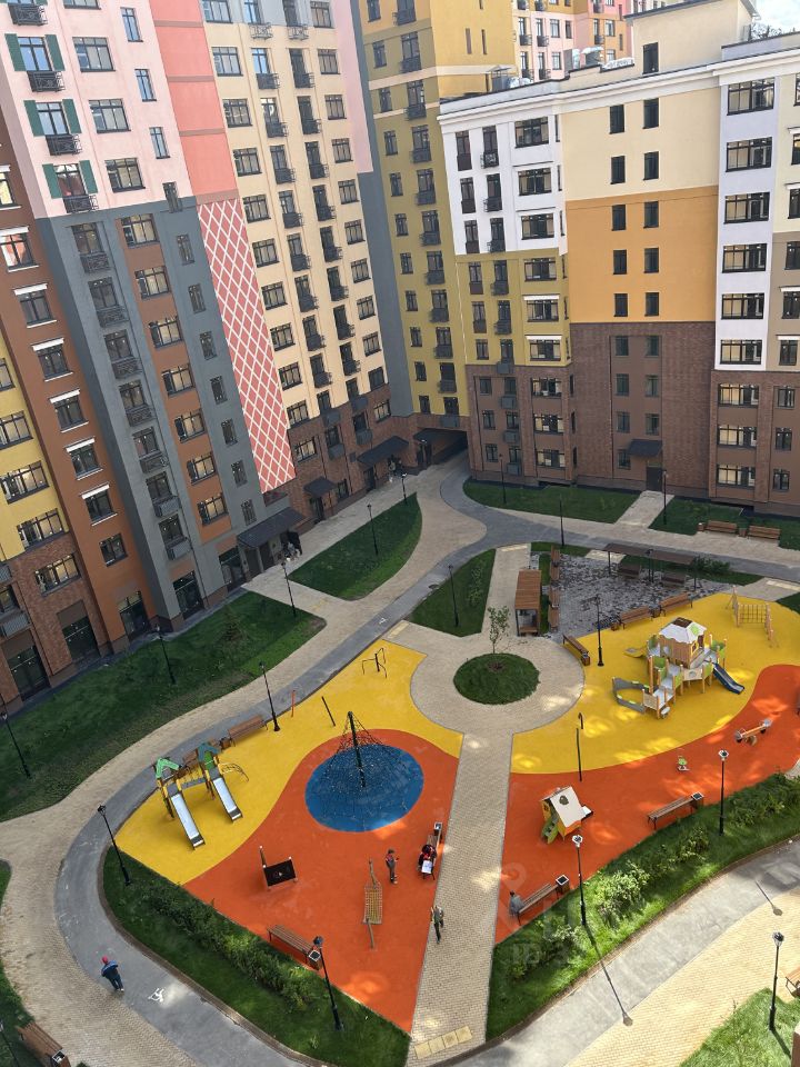 Продажа 2-комн квартиры на вторичном рынке пос. Развилка, проезд Римский, 15