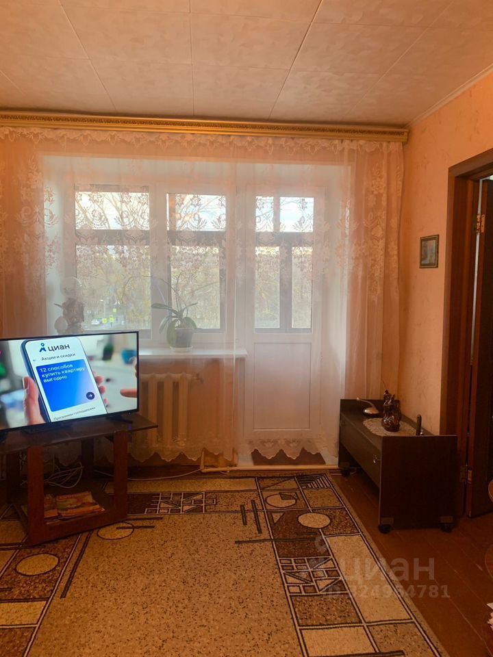 Продажа 2-комн квартиры на вторичном рынке Лопатинский мкр, улица Комсомольская,  д. 1