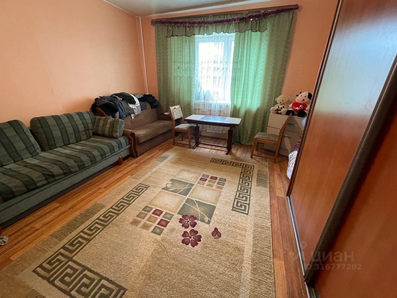 Продажа 1-комн квартиры на вторичном рынке пос. Большевик, улица Ленина, 108