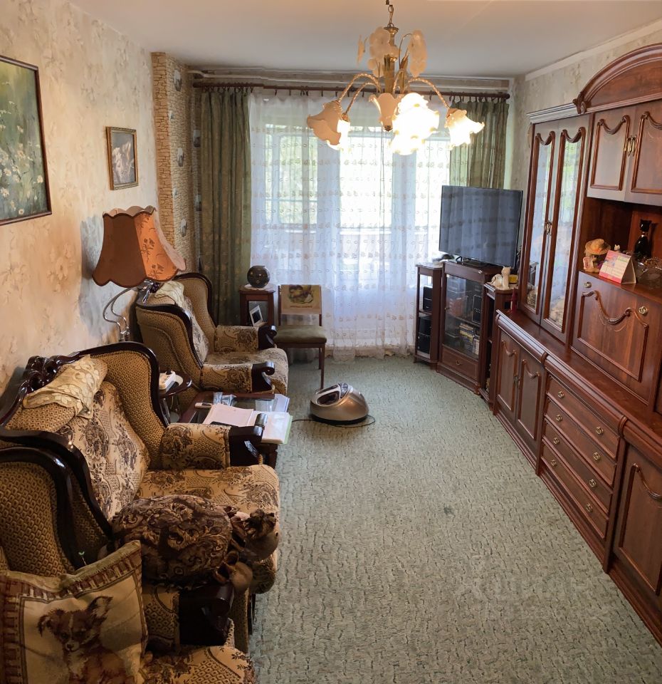 Продажа 3-комн квартиры на вторичном рынке Сходня мкр, улица Чапаева, 3