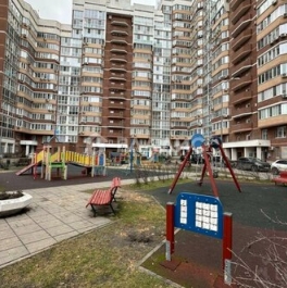 Продажа 2-комн квартиры на вторичном рынке Раменский бульвар