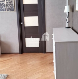 Продажа 2-комн квартиры на вторичном рынке ул Смоленская,  д. 1