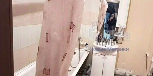 4-комн квартира улица Матроса Железняка, 57