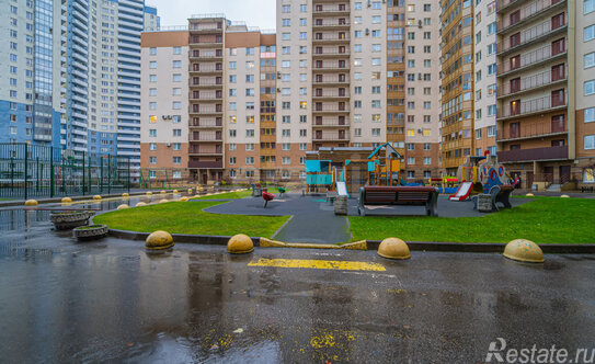 Продажа 2-комн квартиры на вторичном рынке ул Оптиков,  д. 38,  к. 1