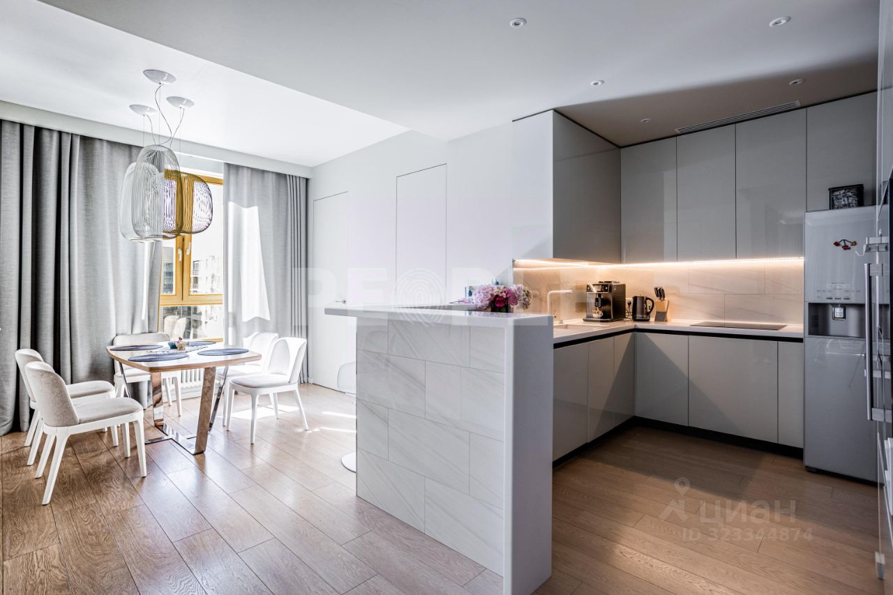 Продажа 4-комн квартиры на вторичном рынке проспект Маршала Жукова, 41