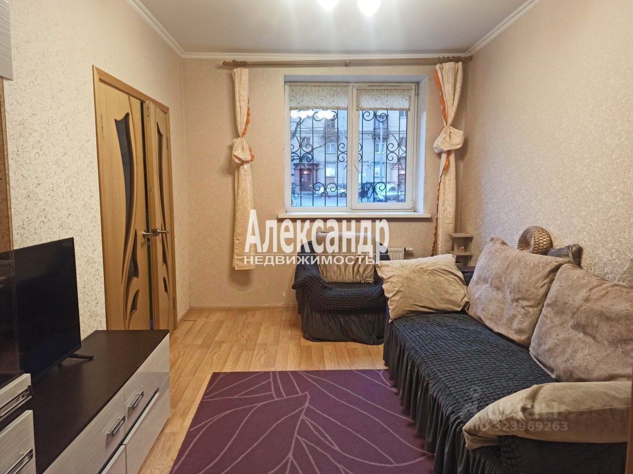 Продажа 3-комн квартиры на вторичном рынке улица Седова, 42К2