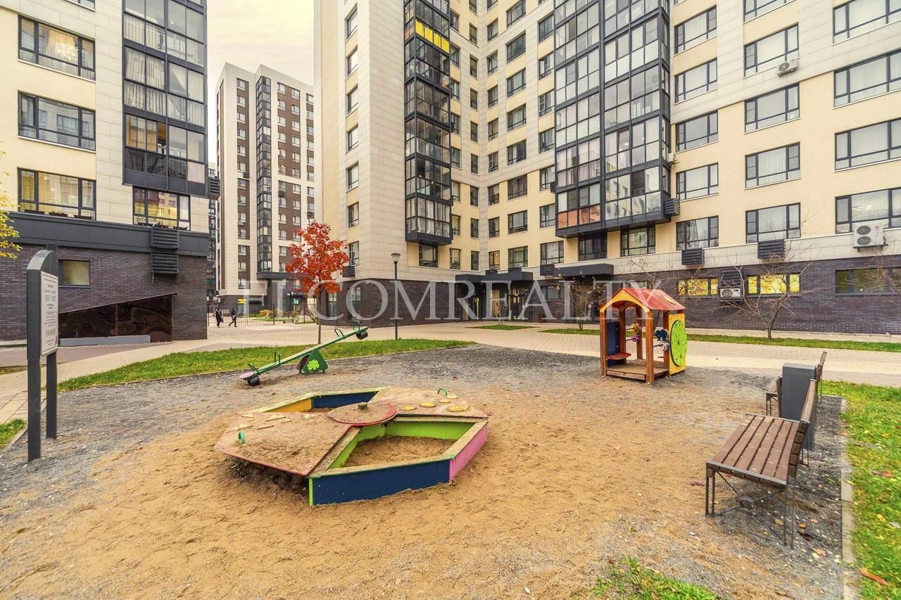 Продажа 1-комн квартиры на вторичном рынке улица Сервантеса, 3к2