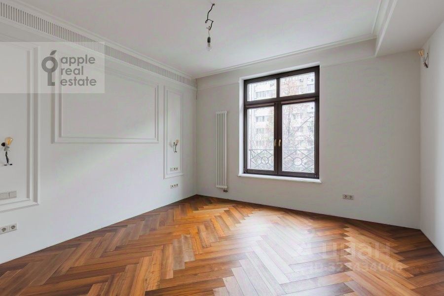 Продажа 4-комн квартиры на вторичном рынке Погодинская улица, 4