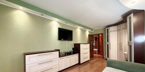 2-комн квартира улица Генерала Симоняка,  д. 14