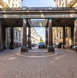 Продажа 2-комн квартиры на вторичном рынке Каменноостровский пр-кт,  д. 26-28