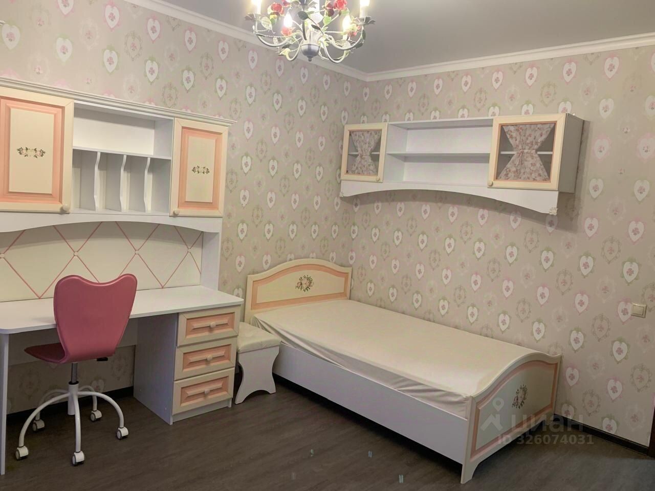 Продажа 3-комн квартиры на вторичном рынке с. Озерецкое, бульвар Радости, 18