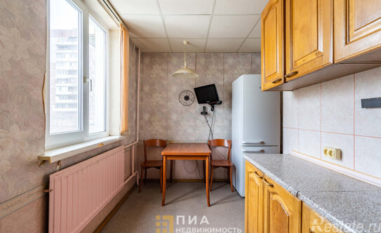 Продажа 3-комн квартиры на вторичном рынке Вязовая улица,  д. 8