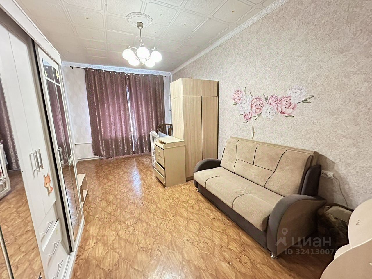 Продажа 3-комн квартиры на вторичном рынке пос. Металлострой, улица Максима Горького, 5/10