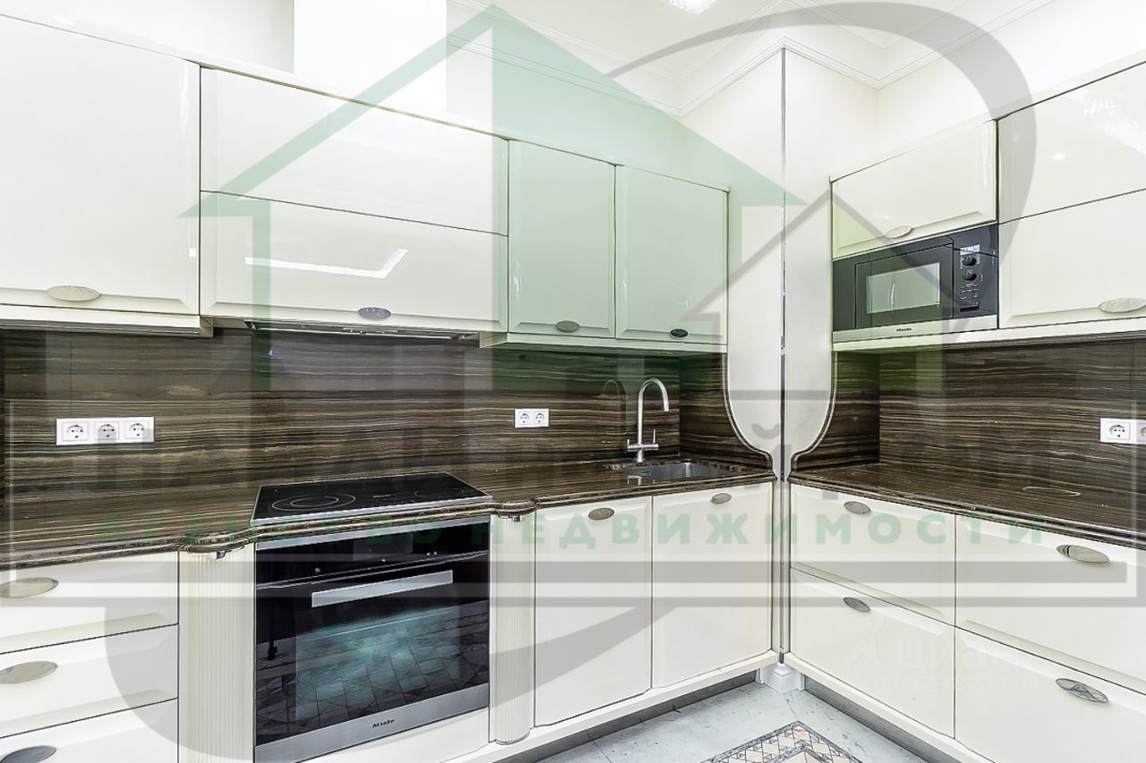 Продажа 4-комн квартиры на вторичном рынке Цветной бульвар, 2