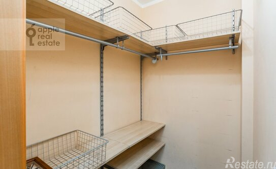 Продажа 3-комн квартиры на вторичном рынке Алымова улица,  д. 3