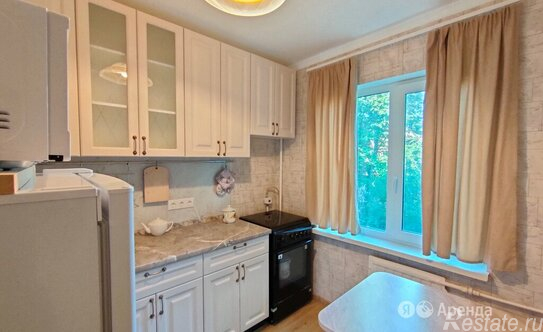 Аренда 2-комн квартиры на вторичном рынке улица Буренина,  д. 6