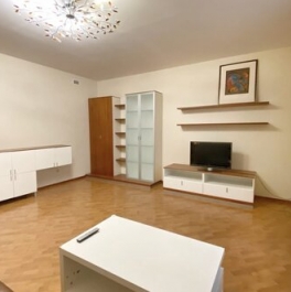 Продажа 3-комн квартиры на вторичном рынке Захарьевская улица,  д. 33