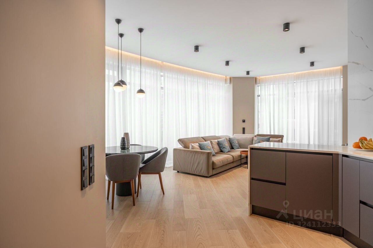 Продажа 4-комн квартиры на вторичном рынке Пионерская улица, 50