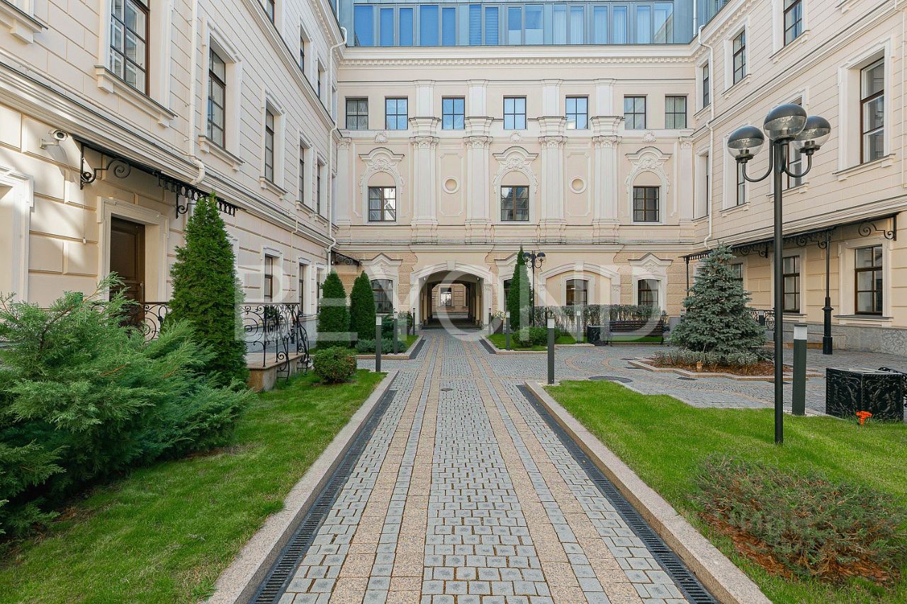 Продажа 2-комн квартиры на вторичном рынке Гагаринская улица, 1/24