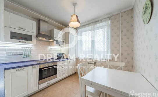 Продажа 1-комн квартиры на вторичном рынке улица Николая Старостина,  д. 15