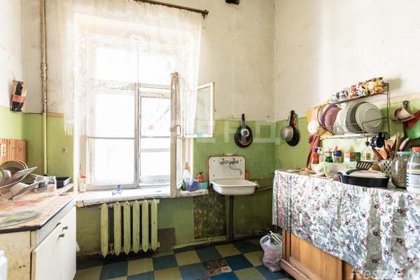 Продажа 4-комн квартиры на вторичном рынке Финский пер,  д. 6